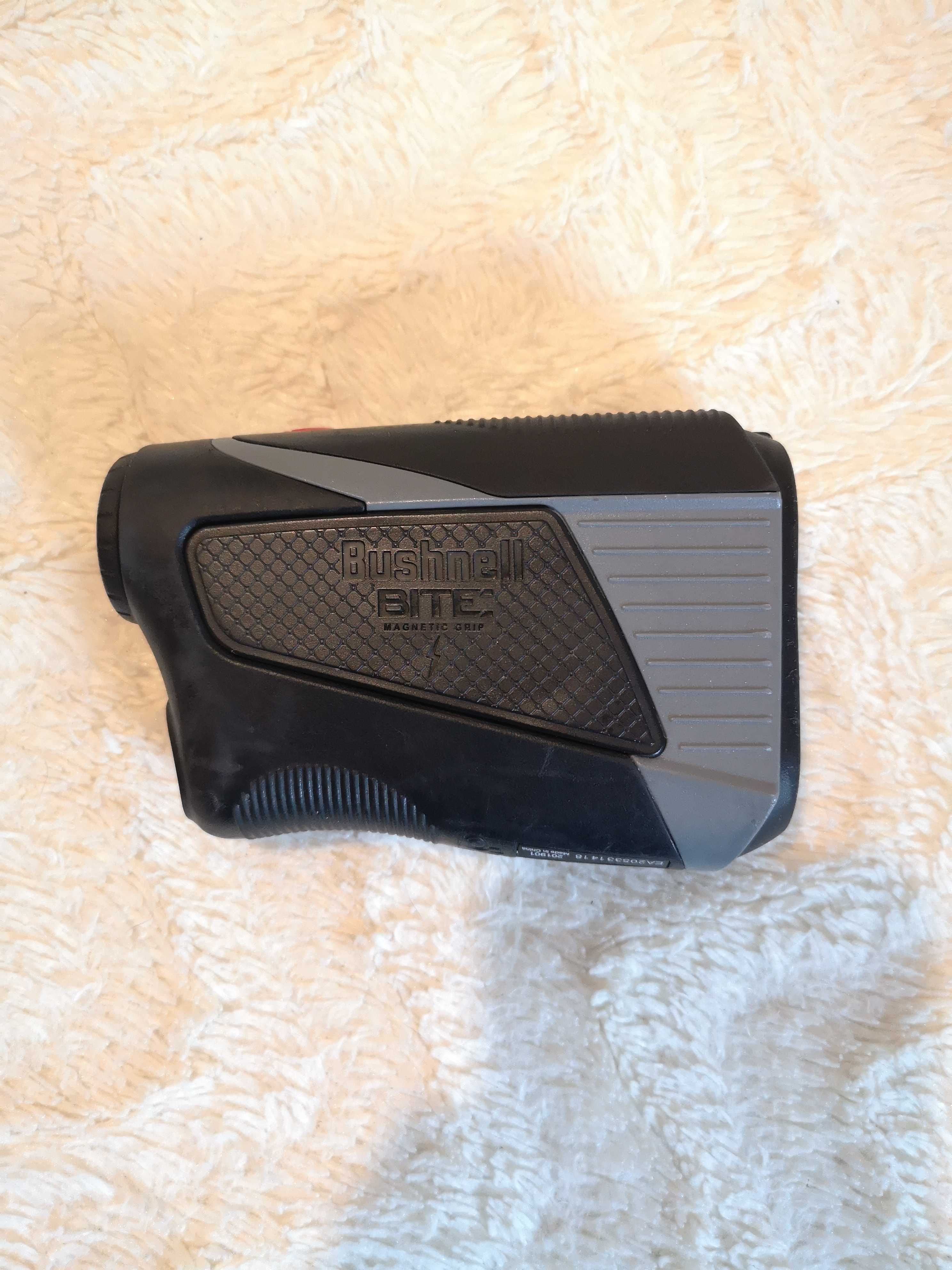 Range finder Bushnell tour v5