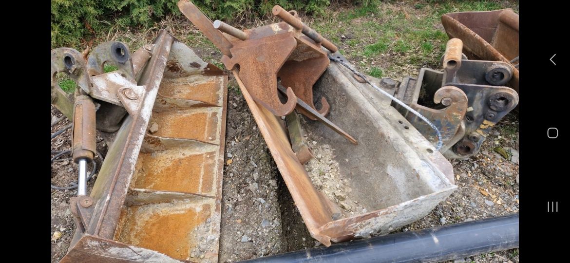 Lyzka krokodyl widły skarpowka kopiąca mecalac jcb cat case liebherr
