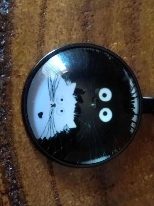 (NOVO, PORTES GRÁTIS) Colar com Pendente de Gatos em Branco e Preto