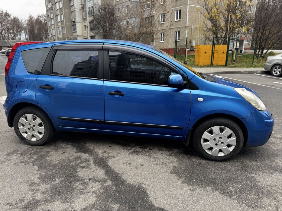 Nissan Note 1.6 бензин автомобіль
