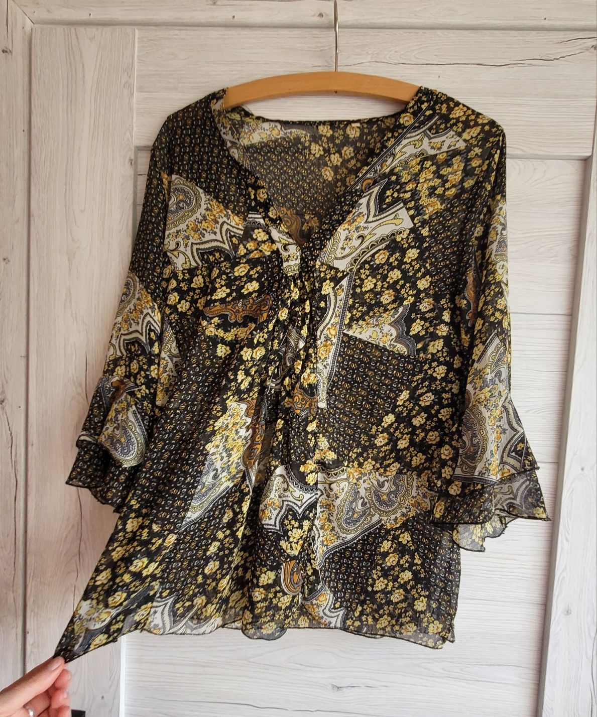 Śliczna bluzka koszulowa w print Cubus L M