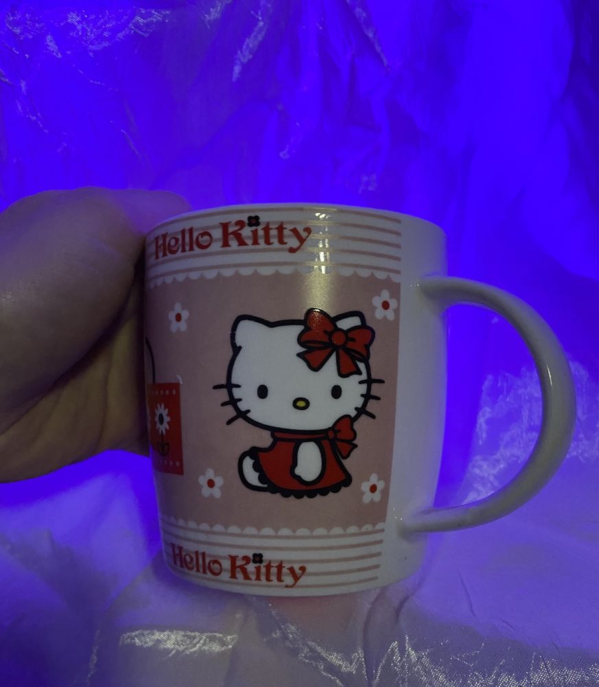 подарунковий сюрпиз бокс для дівчини hello kitty