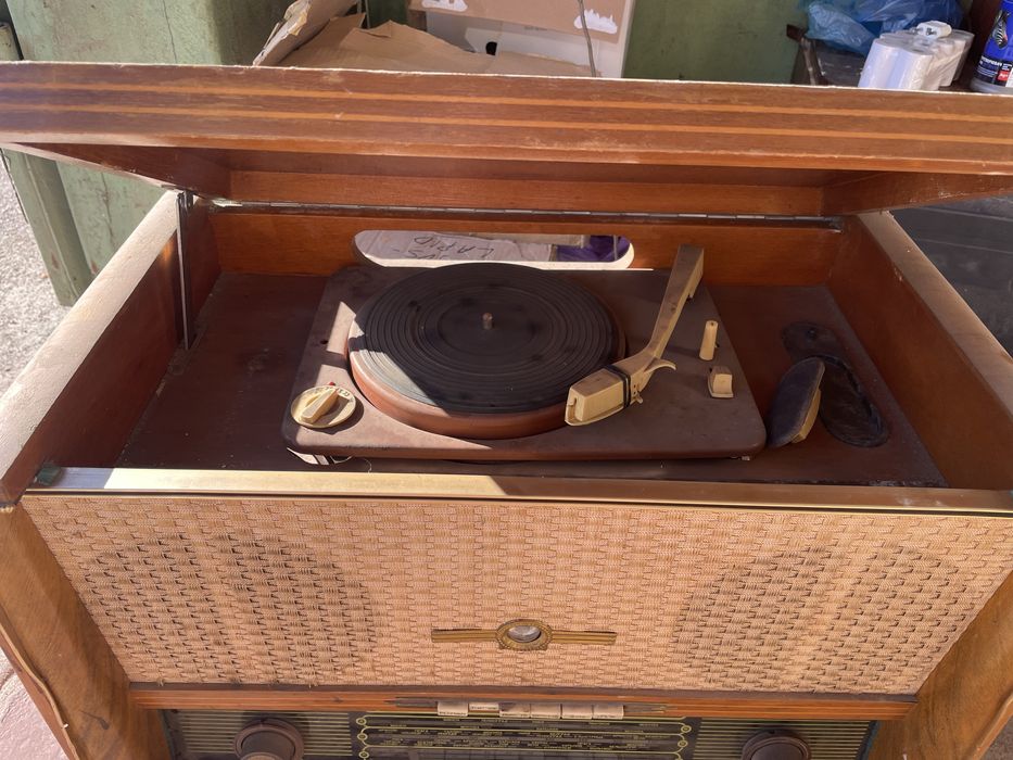 Радіо раритет під відновелення