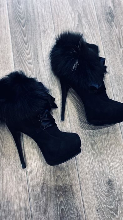 продам зимові ботигки на натуральному хутрі