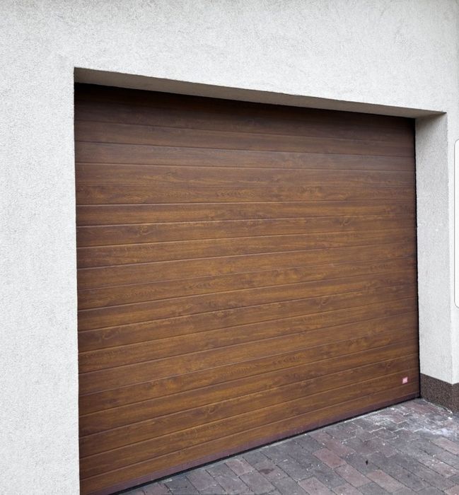 Brama garażowa segmentowa z napędem na pilota