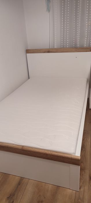 Łóżko 120x200 z materacem i stelażem