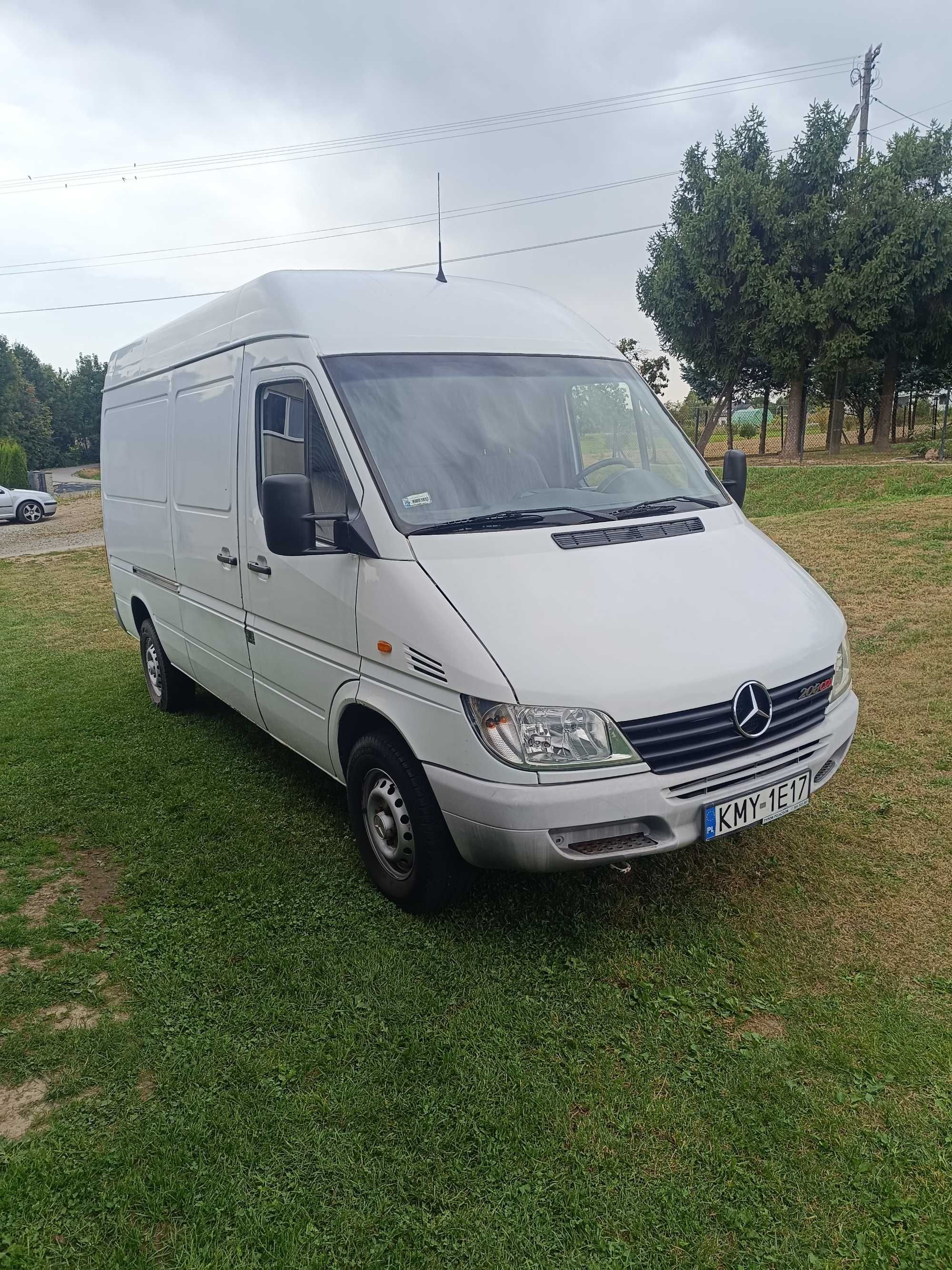 mercedes sprinter 208 cdi 2,2 diesel 2002 rok