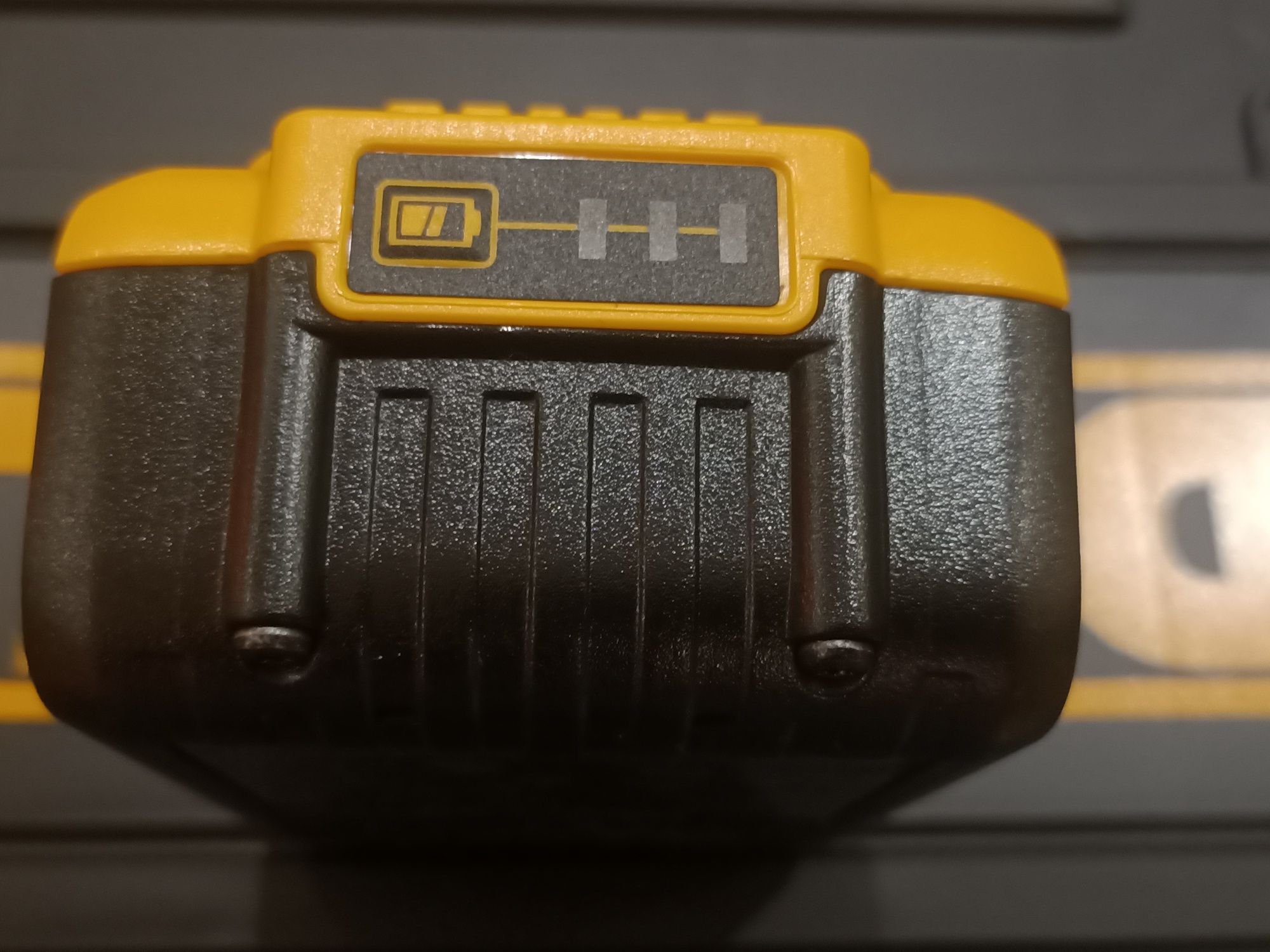 Bateria nowa 24r oryginalna DeWalt dcb184 18v5ah