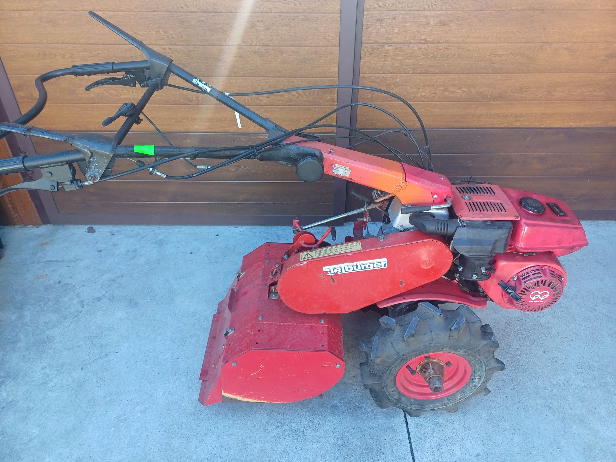 Ciagnik jednoosiowy Honda F560 glebogryzarka Tielburger