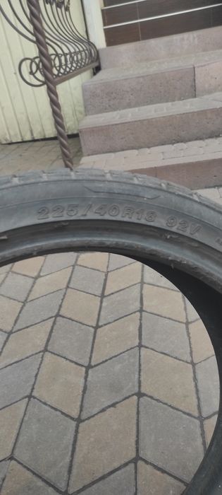Продам комплект гуми R18
