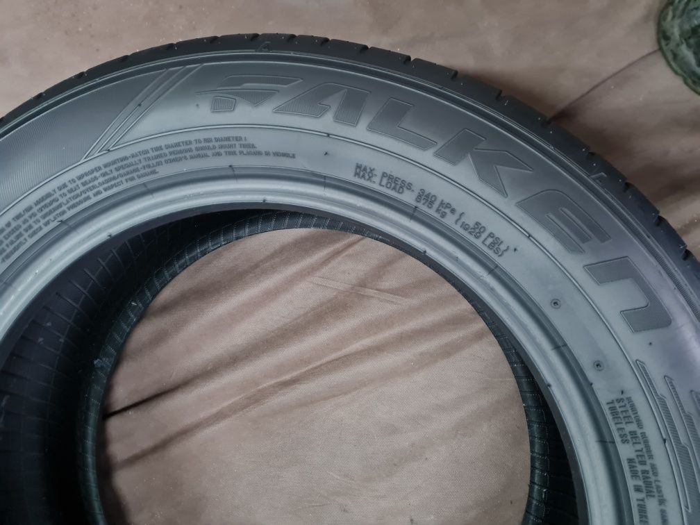 235/55R17 Falken Ziex ZE310.