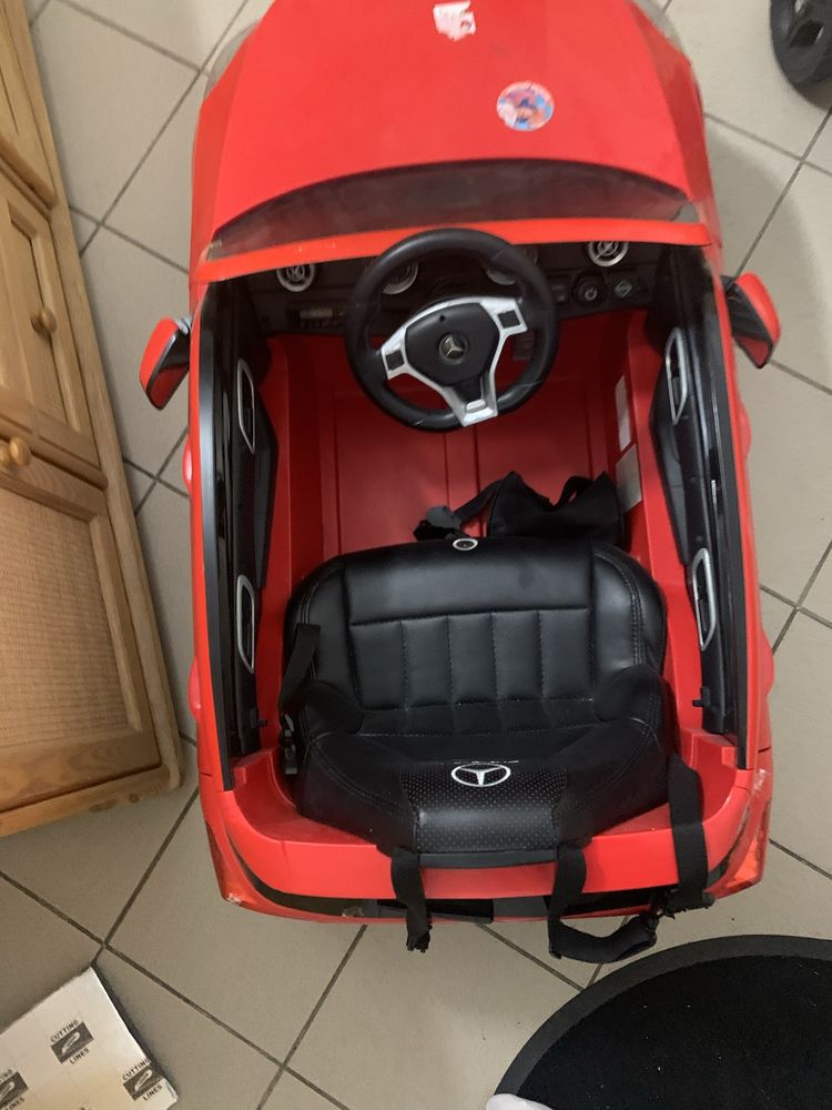 Auto na akumulator marki mercedes , duże