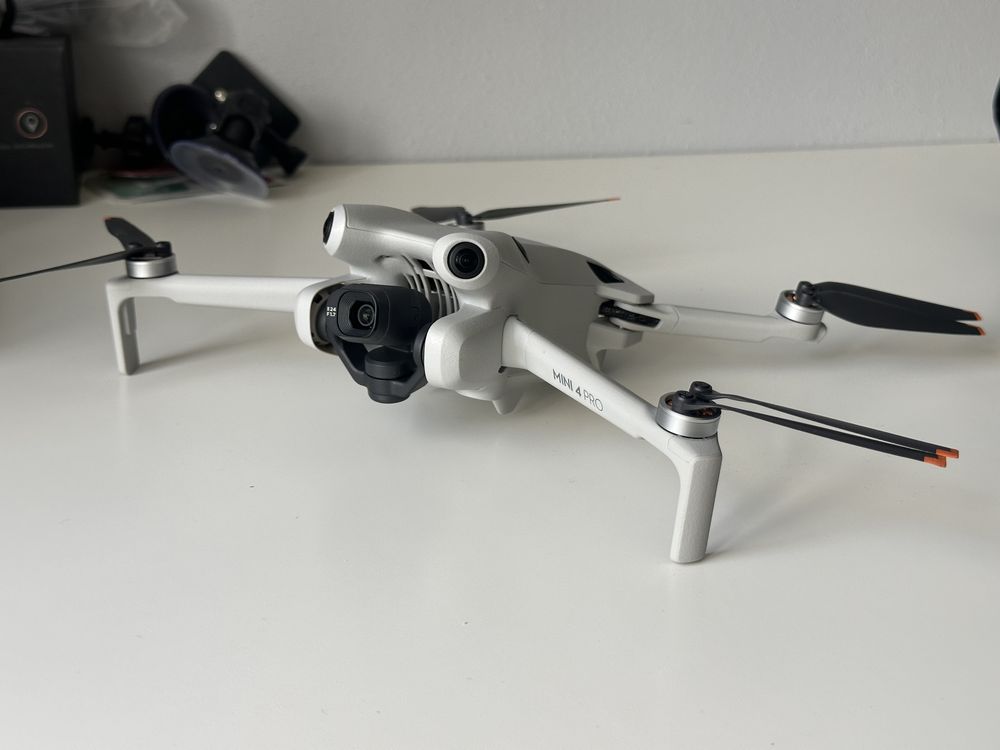 Dron Dji mini 4 pro + kontroler RC2 używany jak nowy