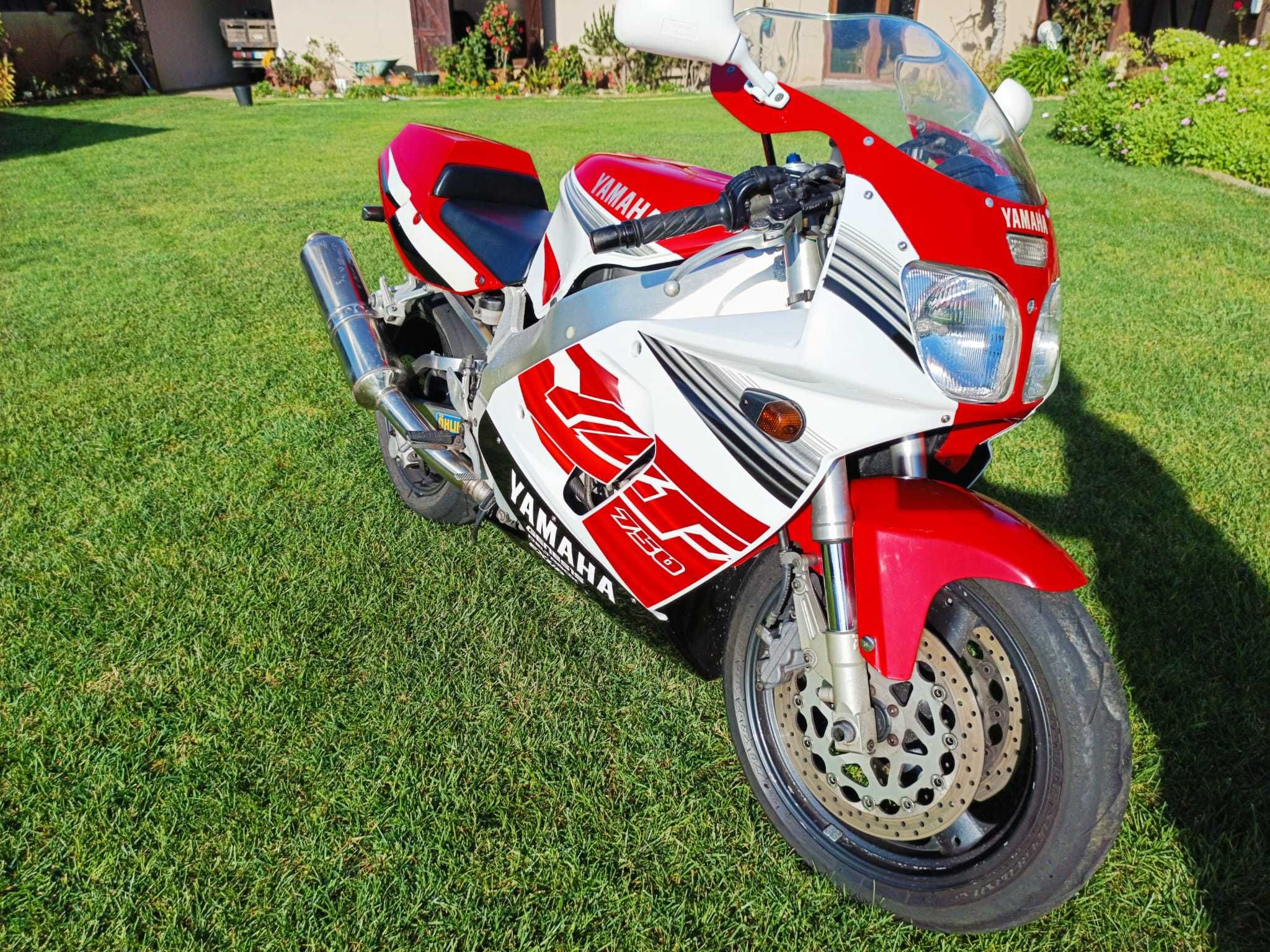 Yamaha YZF 750 (COMO NOVA)