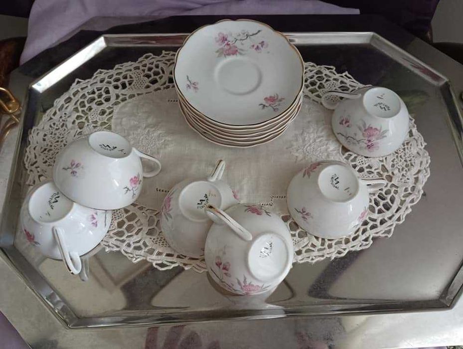 Lindissimo serviço de café da Vista Alegre, florzinhas