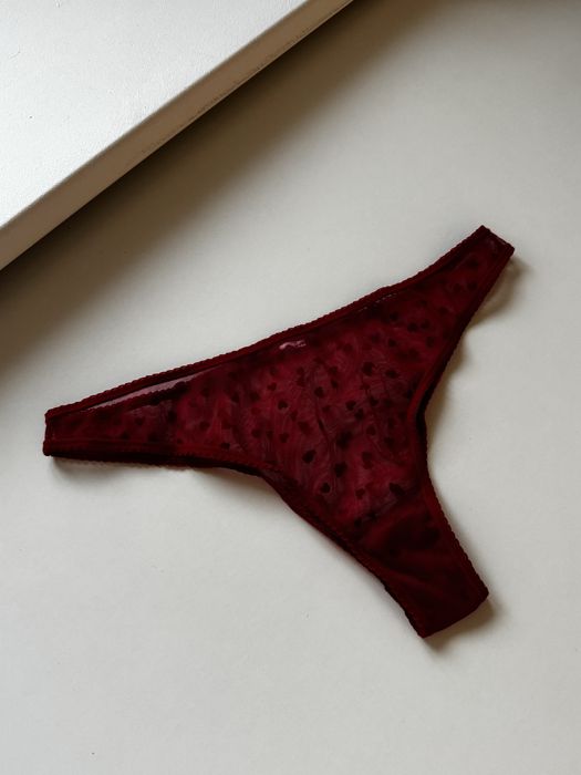 Гарні трусики червоні та чорні