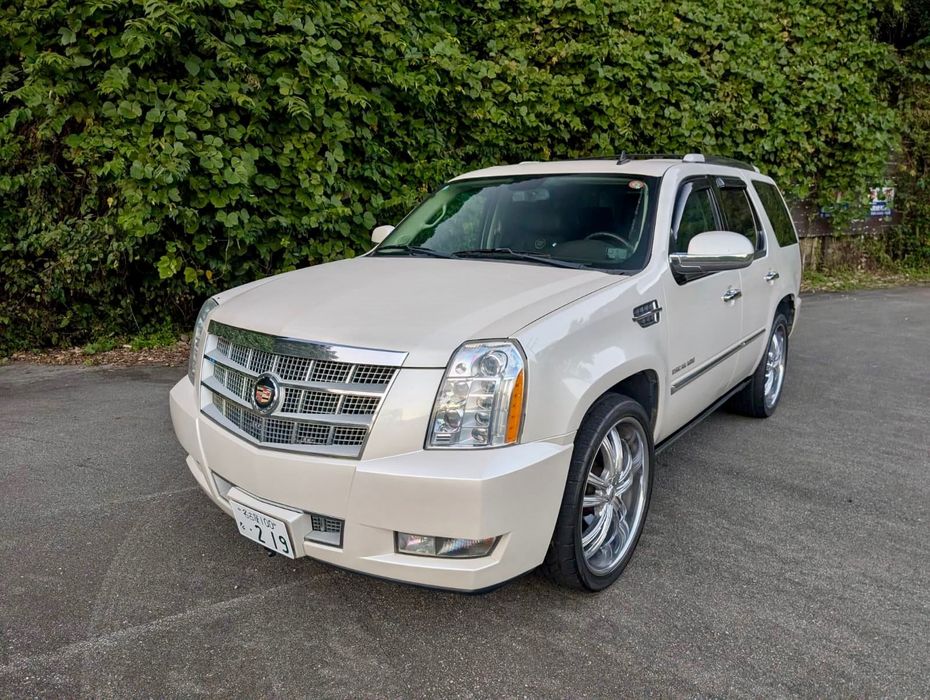 Cadillac Escalade Cadillac Escalade PLATINUM - 2010 - JAPONIA - Bezwypadkowy