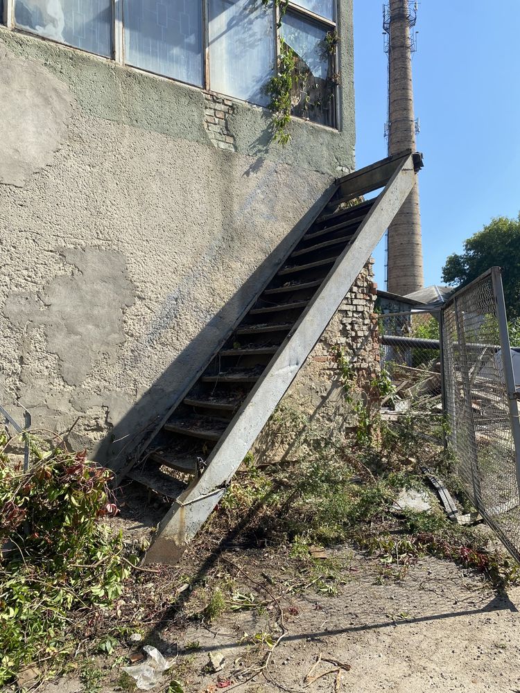 Лестница/сходи желізні/металеві. Метало -конструкція