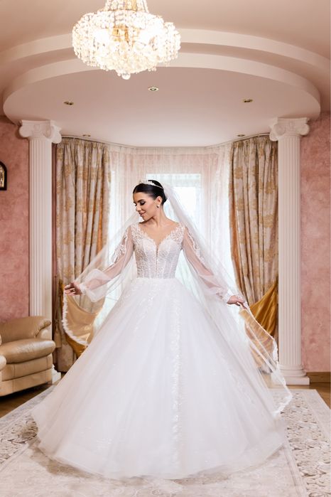 Весільна сукня не вінчана