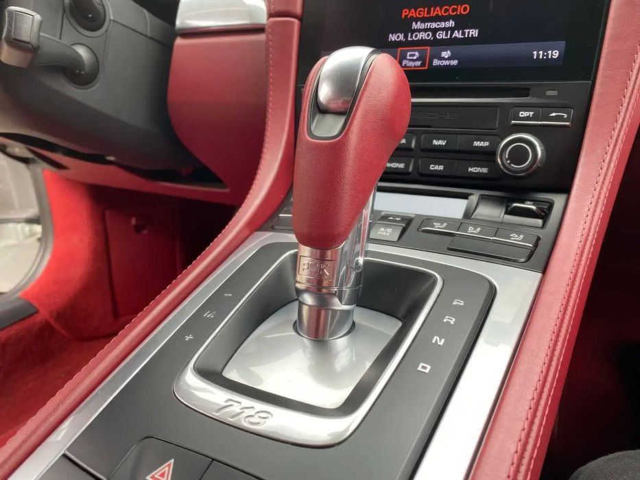 Porsche Cayman      2018