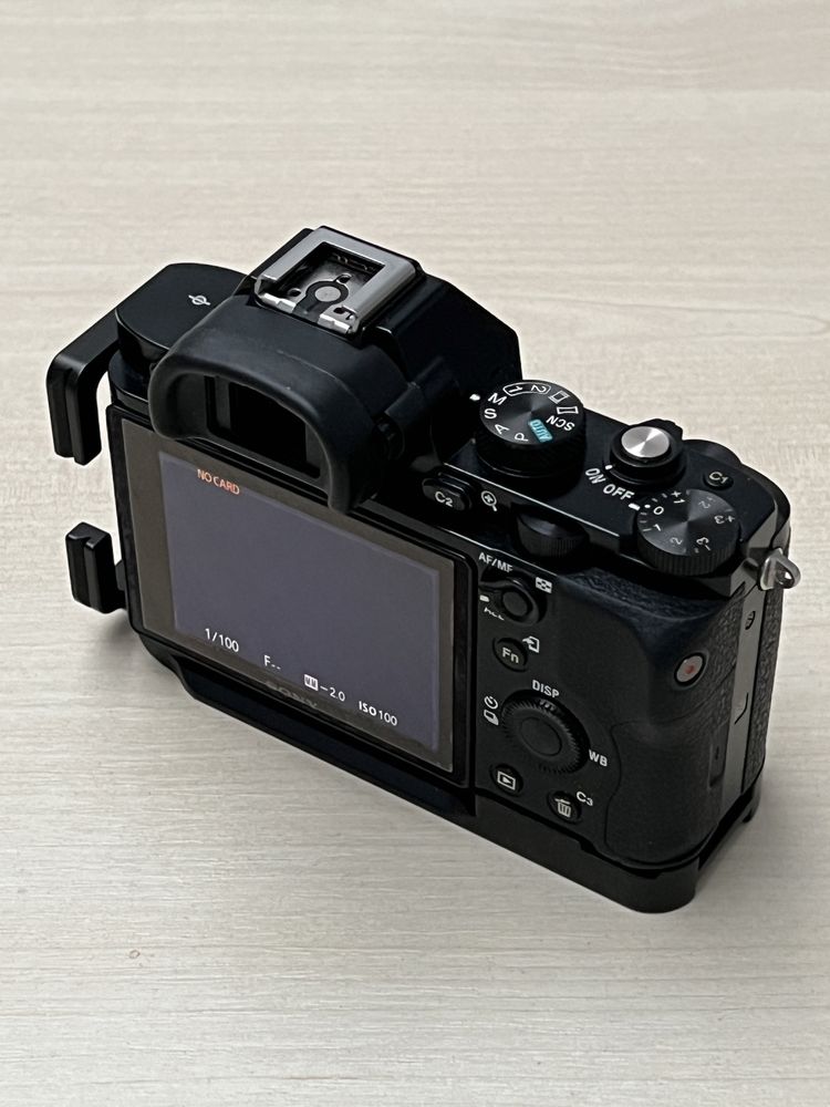 Продам Sony a7r + комплект