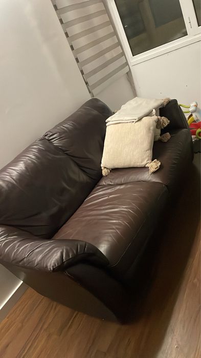 Sofá 2 lugares e mesa