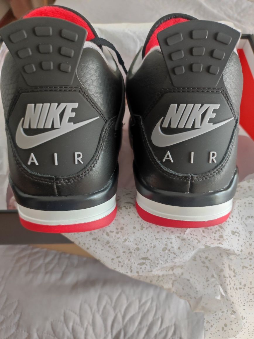 Jordan 4 Rétro (2024) novos Bred reimagined