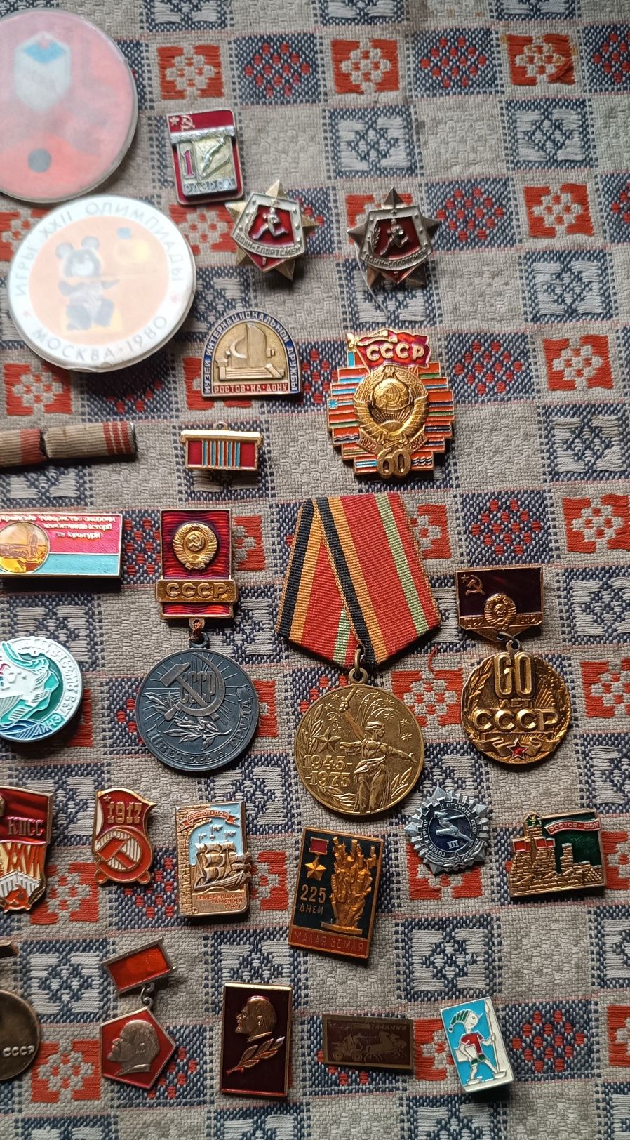 Продам значки СССР