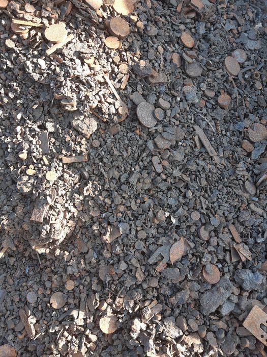 Металобрухт, шлак плазморіза, стружка сталева.