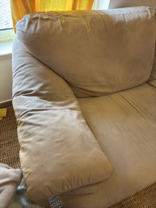 Sofá cama impermeabilizado com colchão incluído