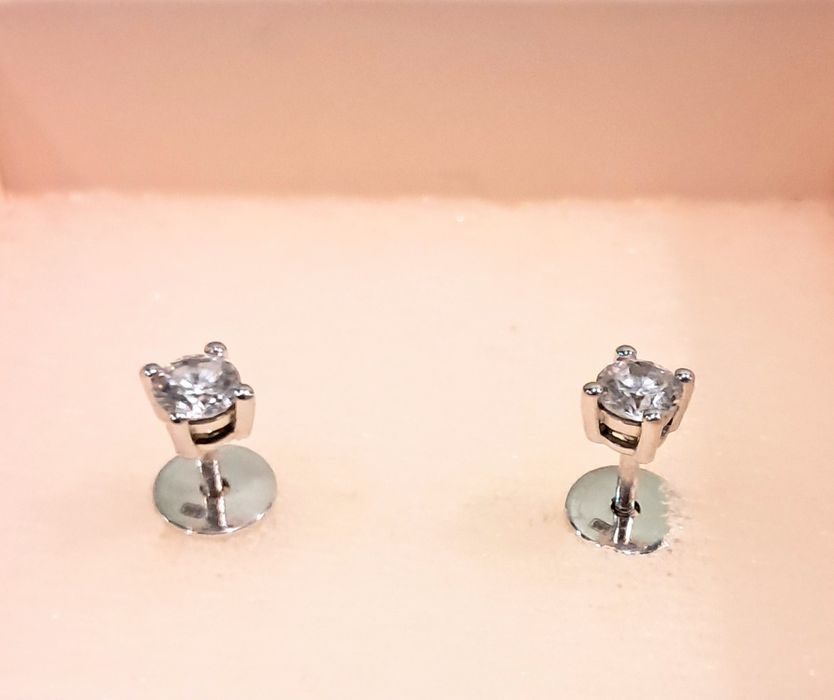 Золоті сережки-пусети з фіанітами 585