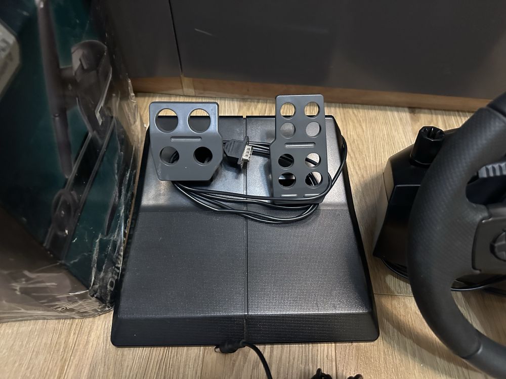 Игровий руль Logitech Driving Force EX (thrustmaster) відео, тести