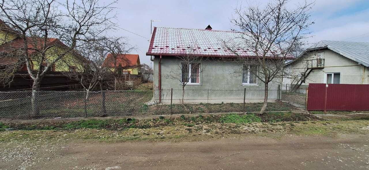 Пропонуємо затишний будинок у передмісті Івано-Франківська смт. Лисець