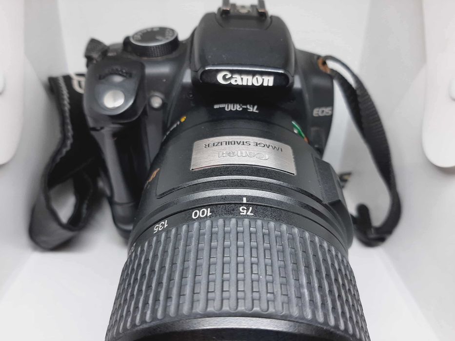 Aparat fotograficzny Canon EOS 350D + EF 75-300 mm 1:4.5-5.6