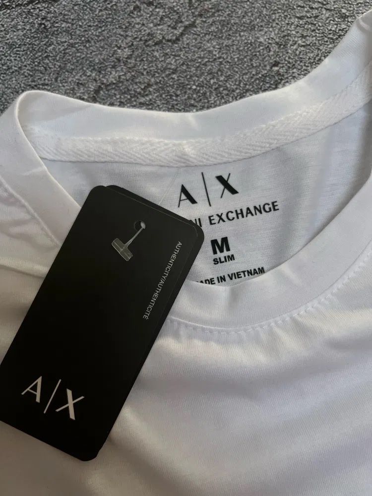 Футболка Armani Exchange MILANO / NEW YORK