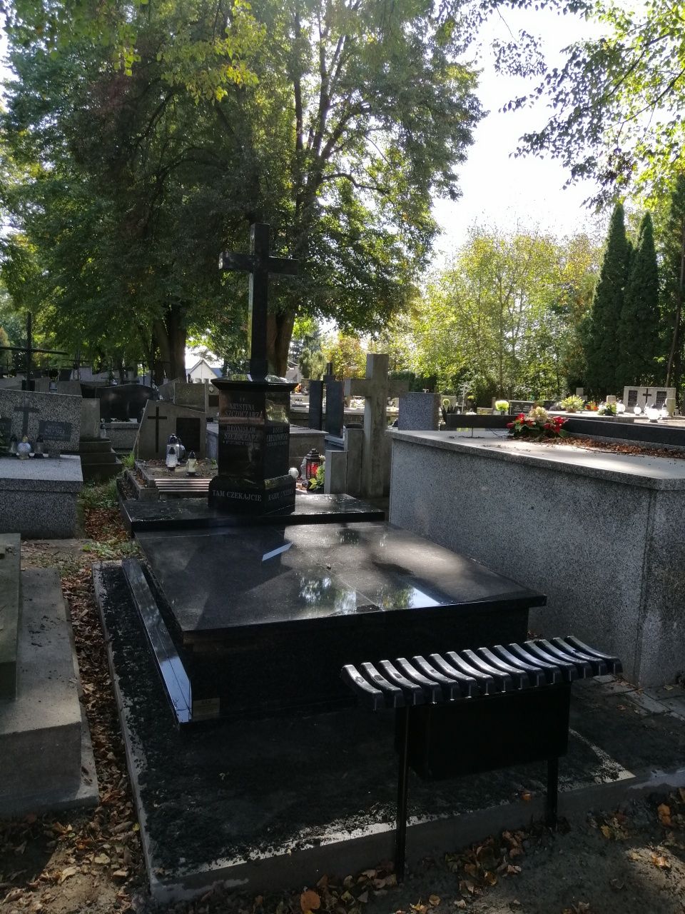 KAMIENIARSTWO Nagrobki z granitu