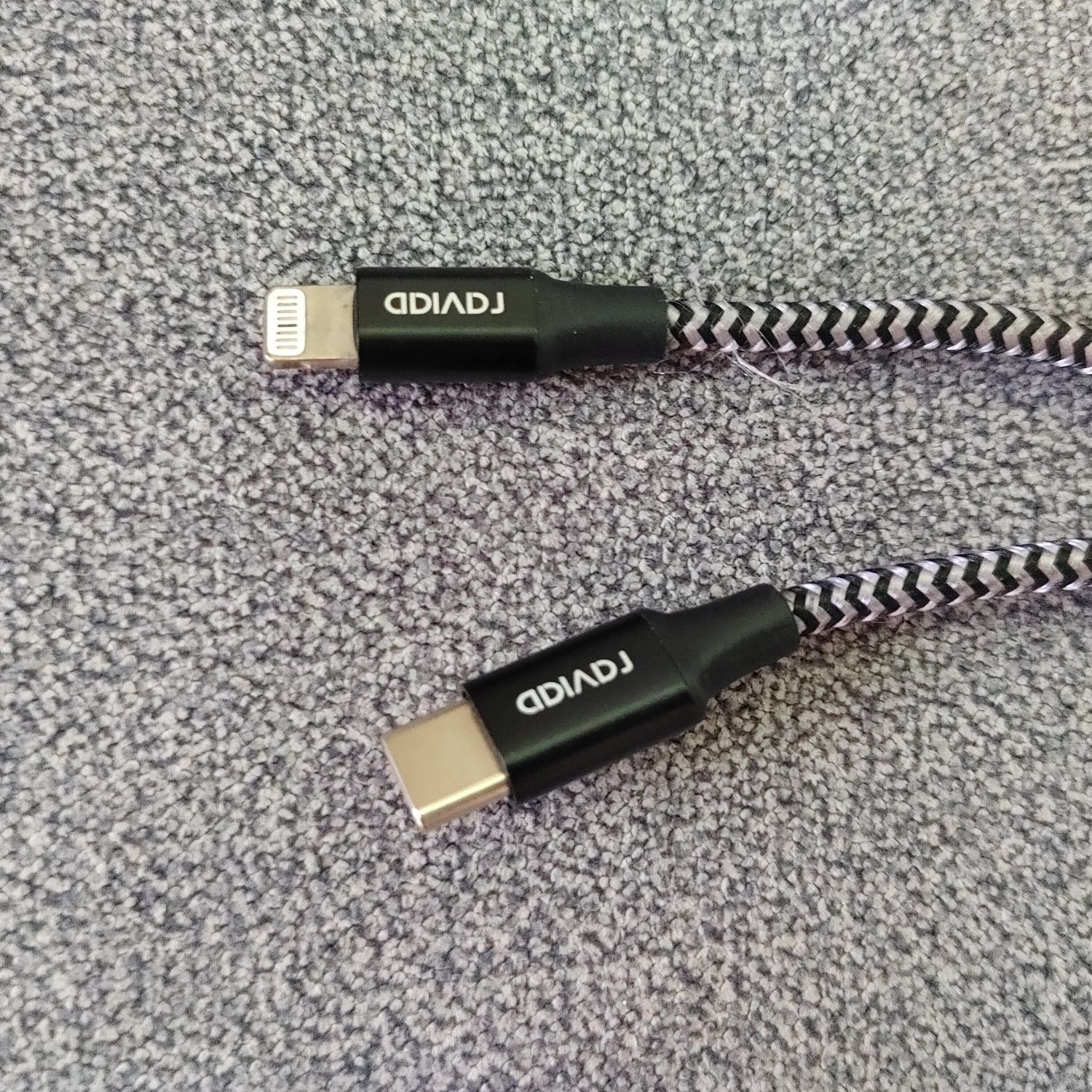 Raviad 2m  kabel ładujący Lighting iPhone na typ C