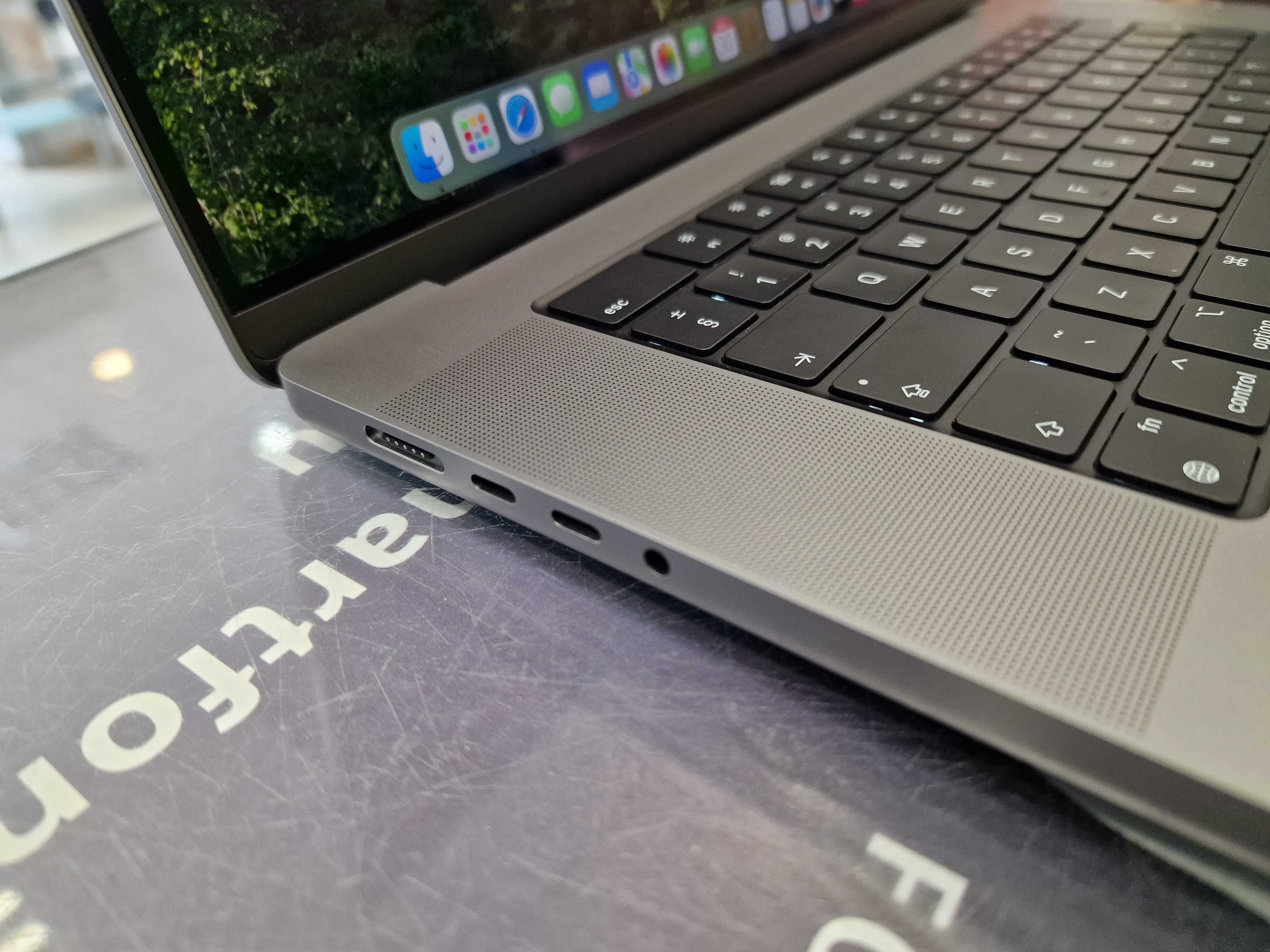Macbook PRO 16 2021/ M1 PRO/ 16GB/ 500GB/ 9 cykli/ Grade A/ 3456x2234