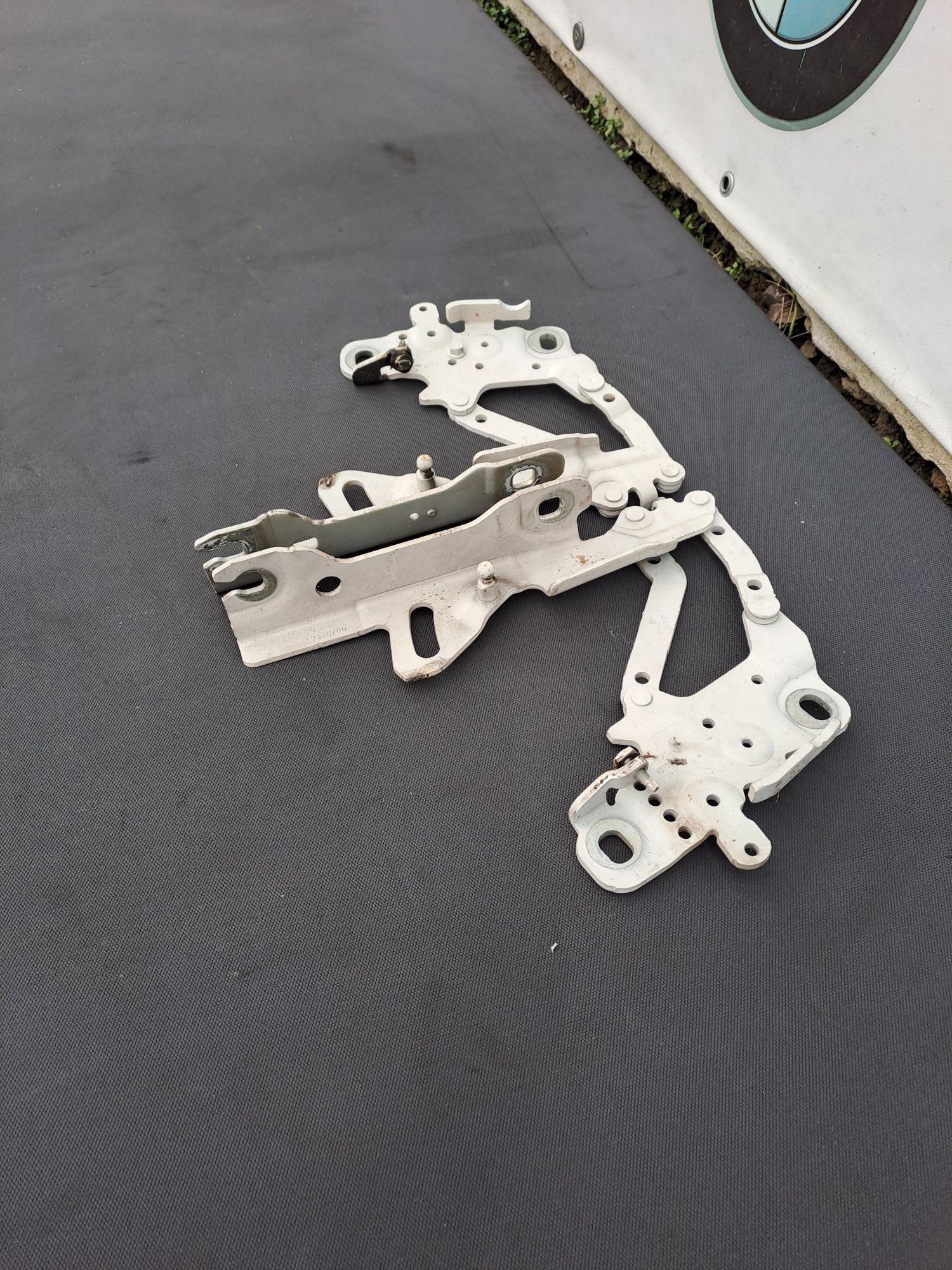 Петлі капоту BMW f30 f31 завіси капоту бмв ф30 ф31