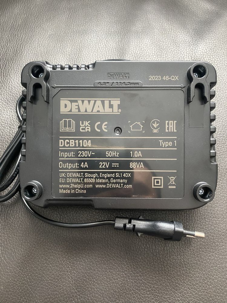 Зарядний пристрій dewalt ОРИГІНАЛ 220V нові девальт DCE1104