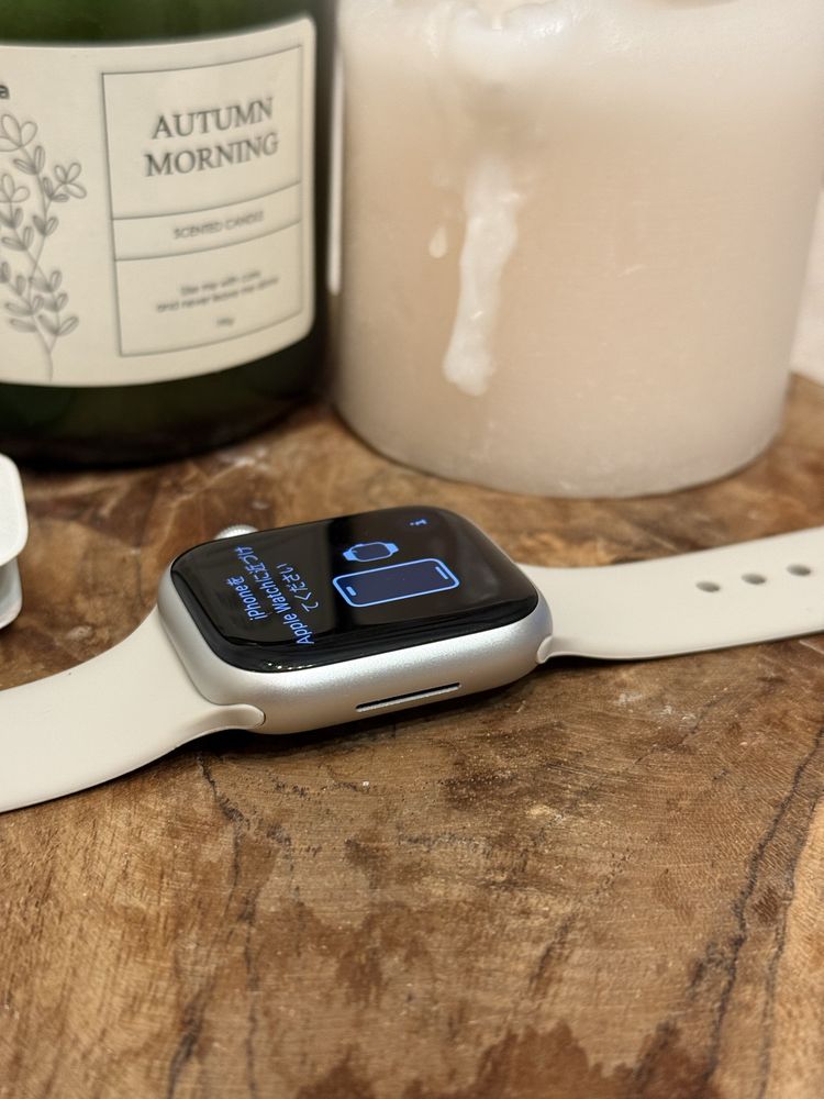 Nowy Apple Watch Series 9 41 mm GPS – Srebrny z kremowym paskiem