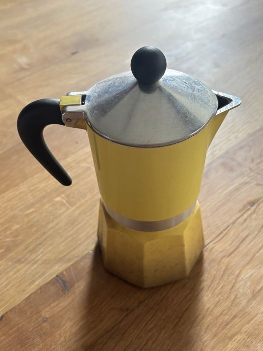 Żółte Bialetti Primavera Rainbow 3tz mokka do robienia kawy kawiarka