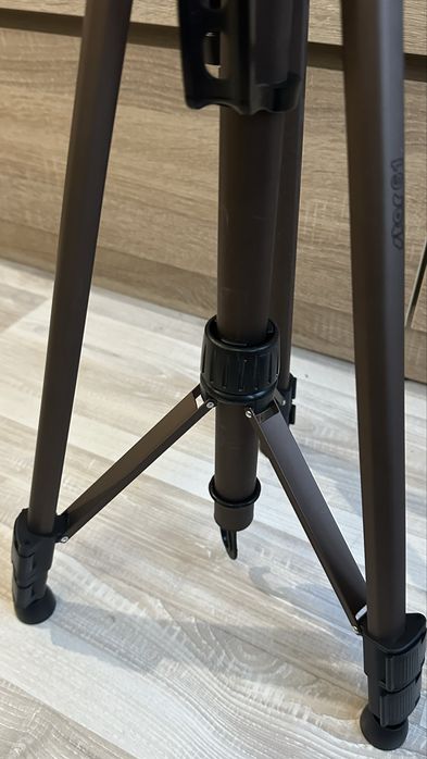 Штатив для камери