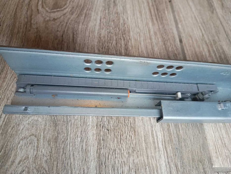 Prowadnica meblowa dolnego montażu skrzyniowa 600mm