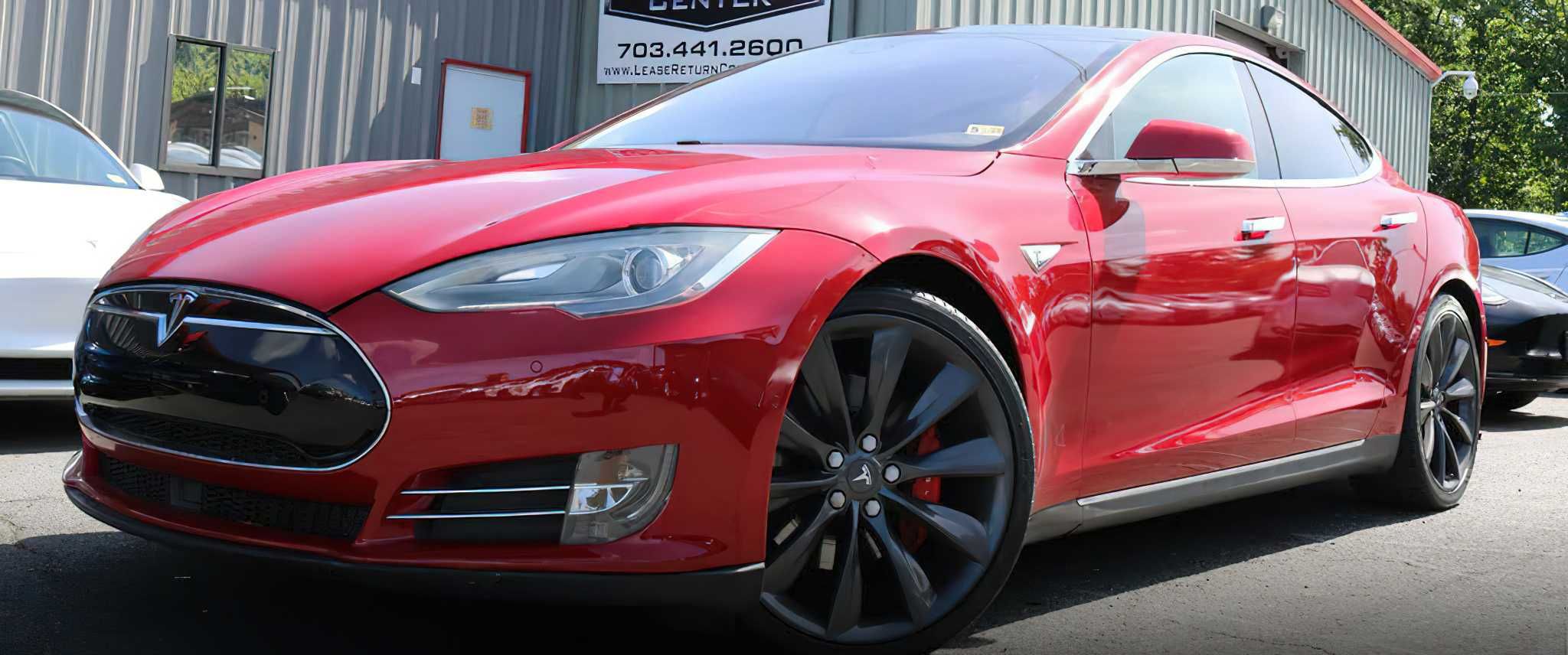 Tesla Model S 2014