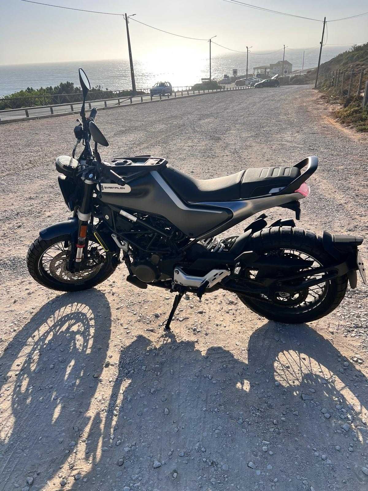 Husqvarna Svartpilen 125cc - 1300km - 2021