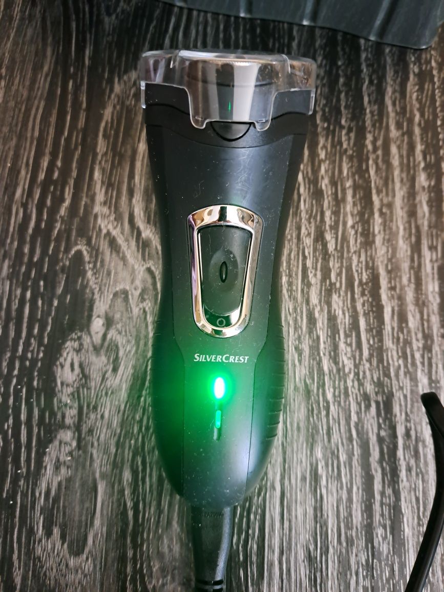 Máquina de barbear rotativa
