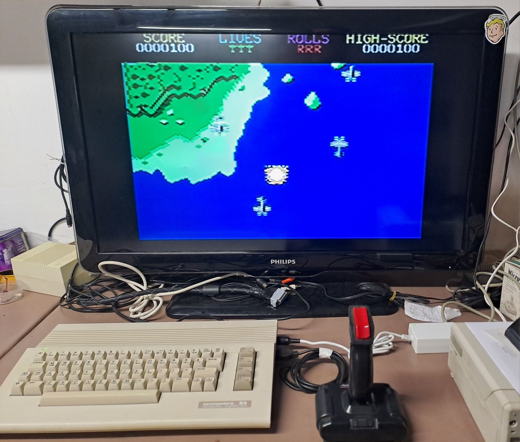 Commodore C64 z zasilaczem