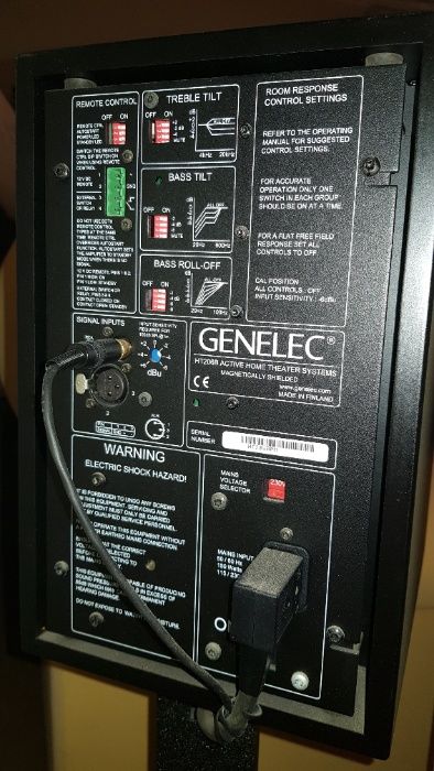 2 Colunas Genelec HT206B + SubHTS3B + Suporte de pé Vogels (60Cm)