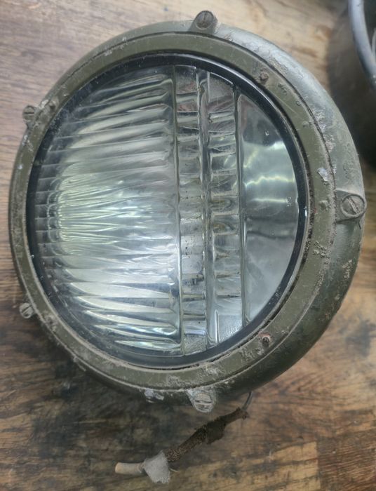 Lampa szperacz czołg skot loft